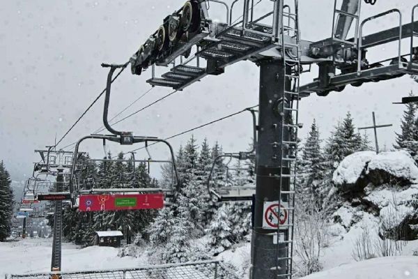 Sváteční den se sněhem – lanovka a rozhledna v provozu 28.10., bikepark uzavřen