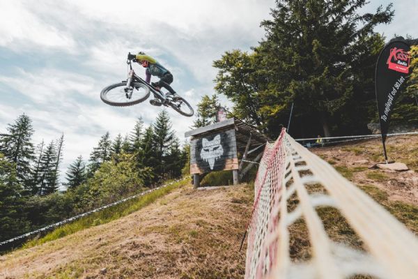 Špičák hostí první červencový víkend mezinárodní podnik v downhillu